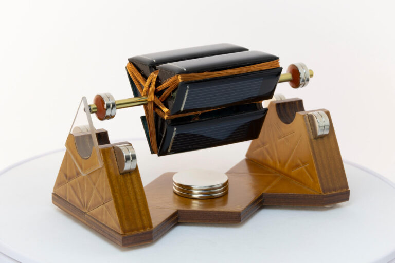 Mendocino levitating motor-Traingle